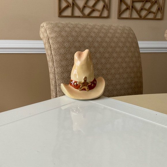 Yee-Haw!  Sheriff Cowboy Ten Gallon Hat Platter Decoration 🤠 - Picture 1 of 6